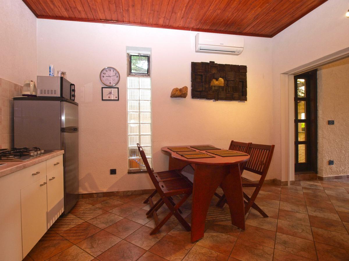 Apartments Nenad 1720 Premantura Kültér fotó